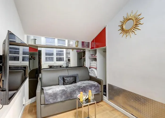 Marais Tiny Merrisas Paris